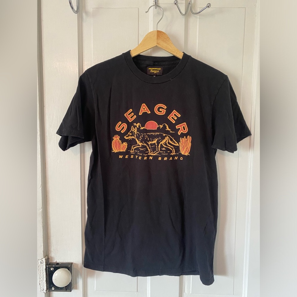 seager western brand Yote tee shirt medium Black Fox Coyote Sunset Sunrise
